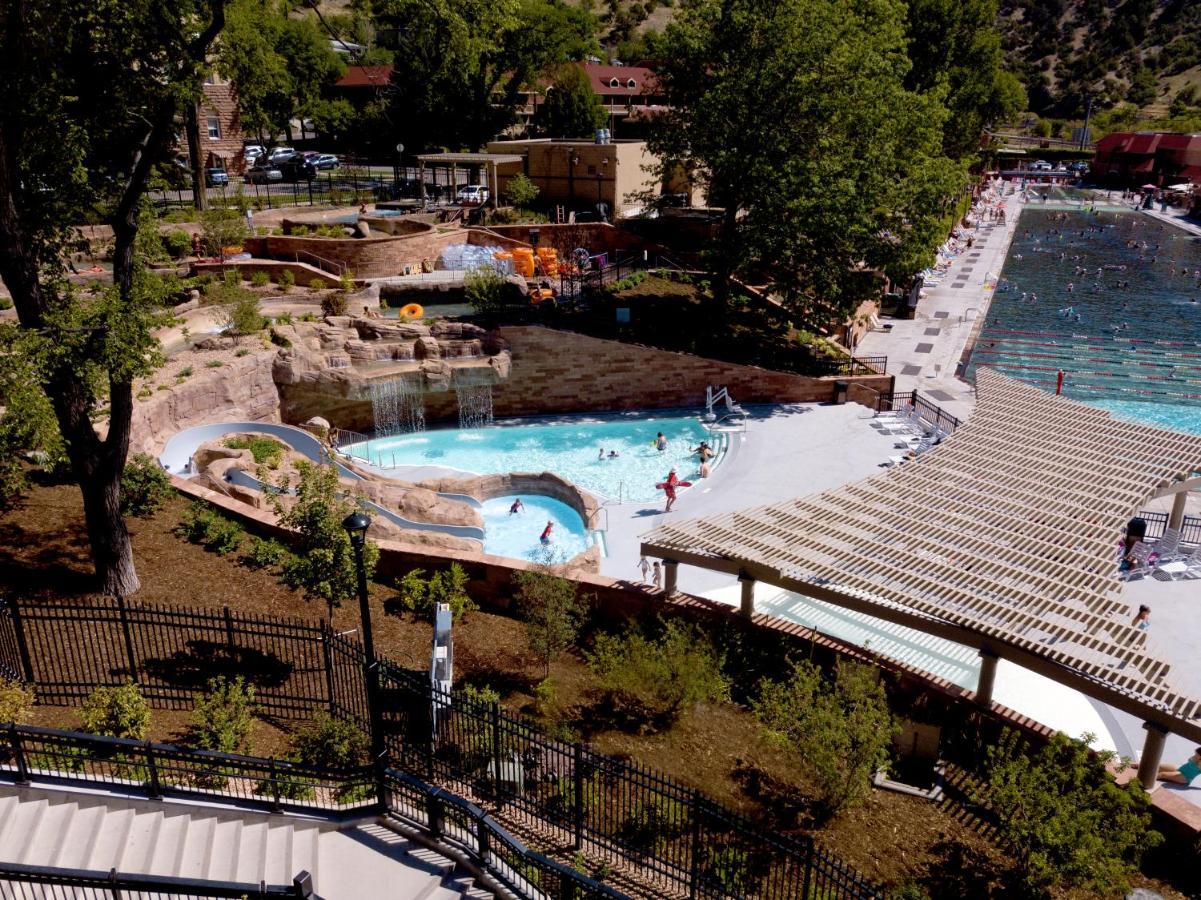 Glenwood Hot Springs Resort Glenwood Springs Bagian luar foto